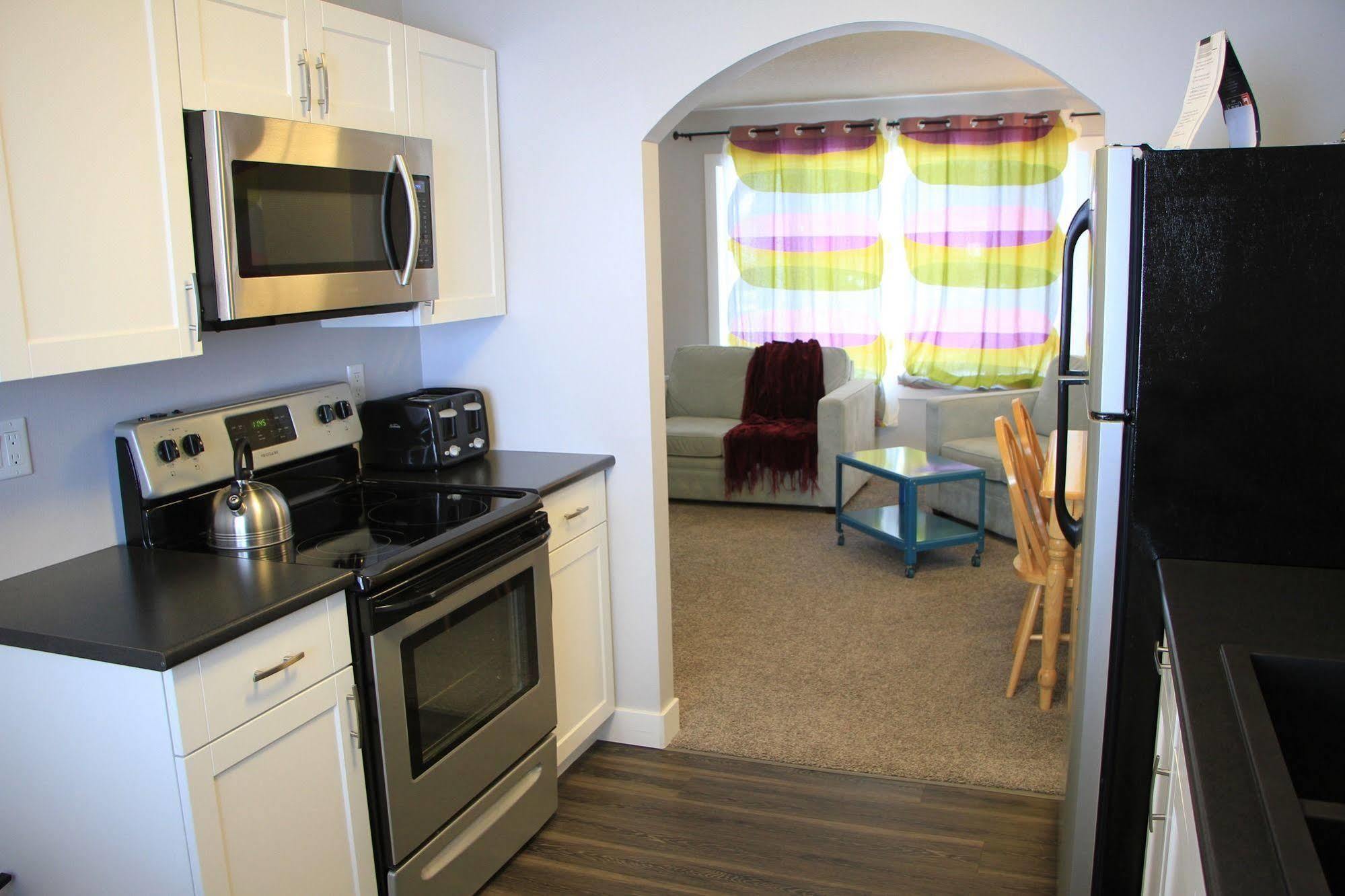Stoneshire Guesthouse Clearwater Bagian luar foto